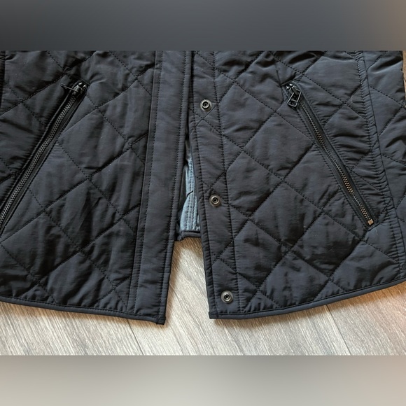 Gap quilted zip jacket in black. Size S NWOT! - Picture 6 of 11